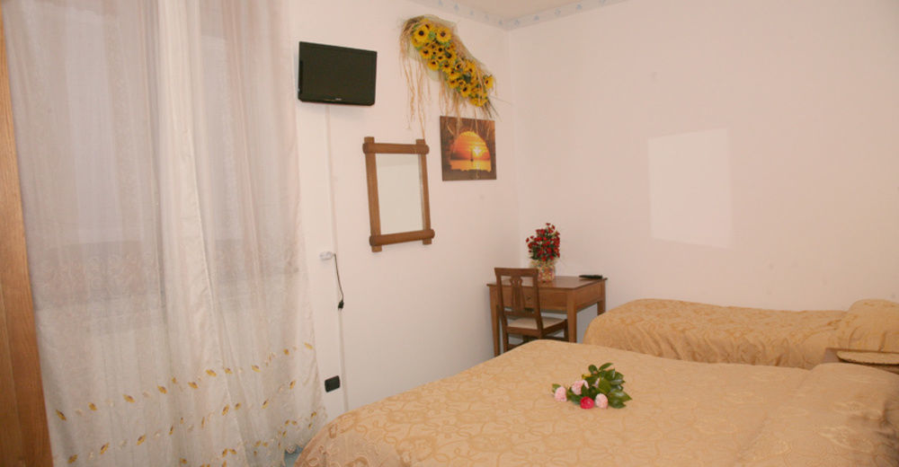 阿杰罗拉 Agriturismo Mare E Monti酒店 外观 照片