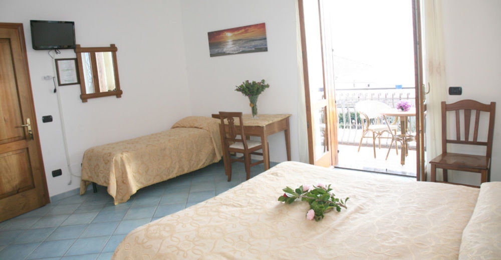 阿杰罗拉 Agriturismo Mare E Monti酒店 外观 照片
