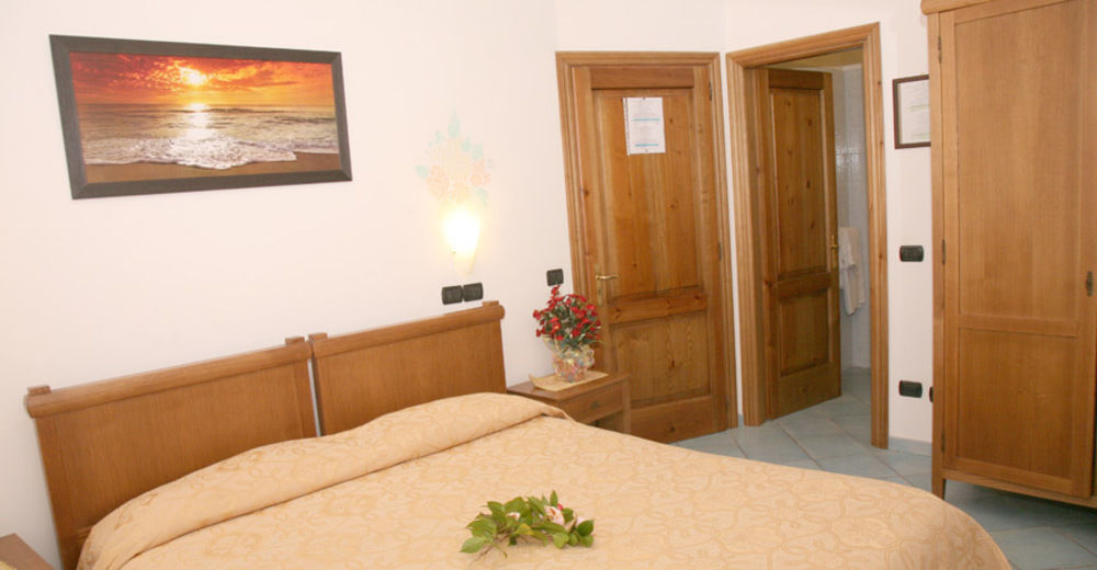 阿杰罗拉 Agriturismo Mare E Monti酒店 外观 照片