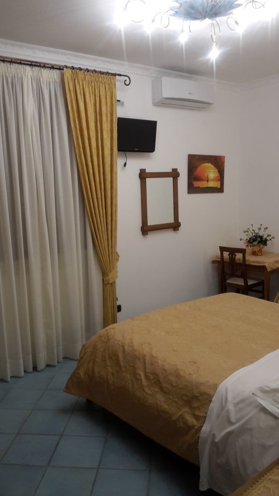 阿杰罗拉 Agriturismo Mare E Monti酒店 外观 照片