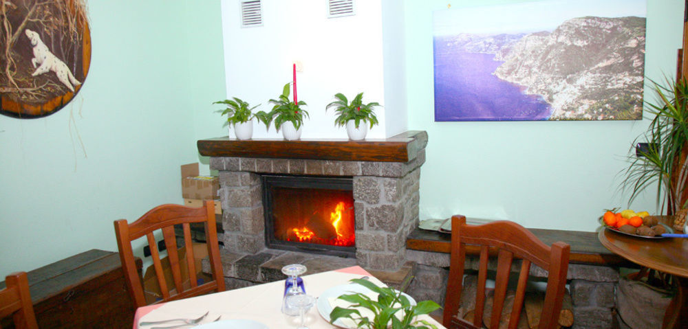 阿杰罗拉 Agriturismo Mare E Monti酒店 外观 照片